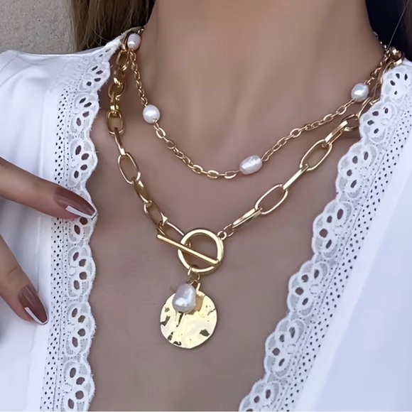 Jewelry - Chunky Gold and Pearl Necklace Set